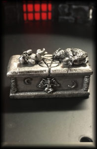 Swaddled and Bestial Offerings by Effincool Miniatures